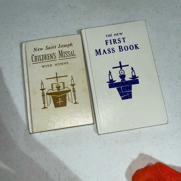 FIRST HOLY COMMUNION SET - Picture 10 of 12